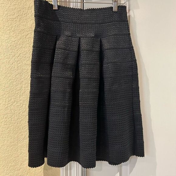 Ann Taylor black pull‎ on skirt size 2 - Picture 4 of 9